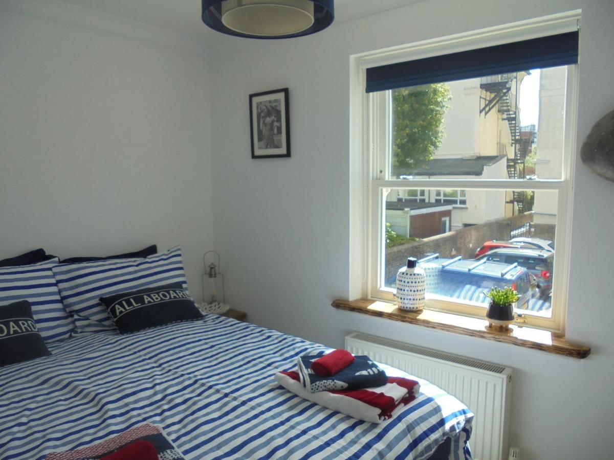 The Beach House Holiday Apartments Eastbourne Ngoại thất bức ảnh