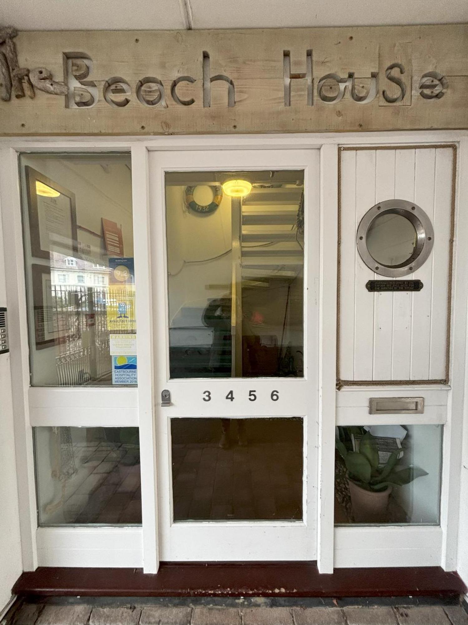The Beach House Holiday Apartments Eastbourne Ngoại thất bức ảnh