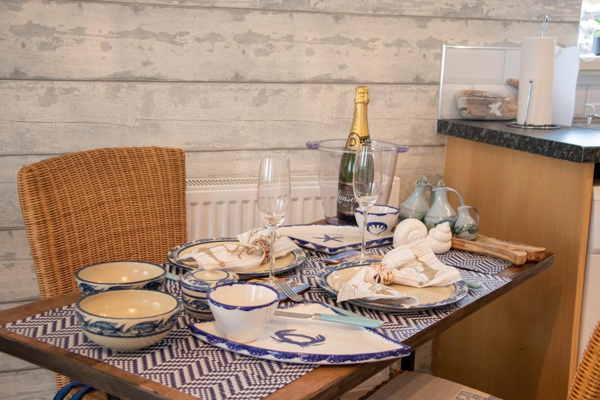 The Beach House Holiday Apartments Eastbourne Ngoại thất bức ảnh
